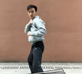 【#百招搞定清洁#手机壳发黄怎么办】视频直